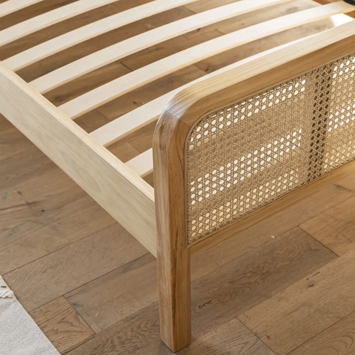 Chambre lit cannage enfant avec commode bois naturel ANNA