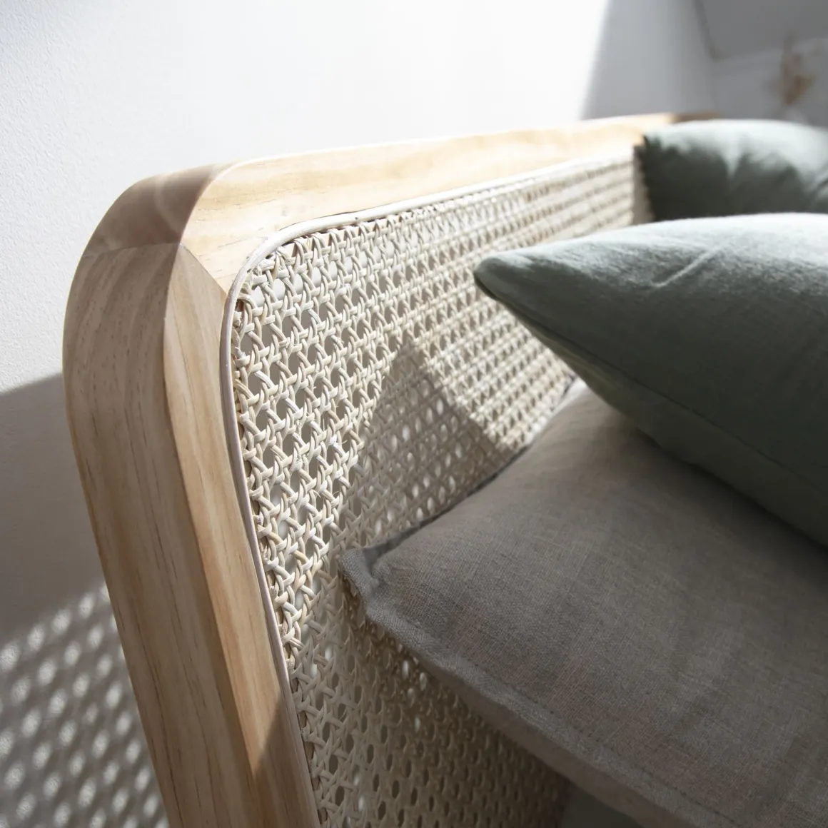 Lit adulte en pin massif avec véritable cannage + set de 2 planches de chevet cannage