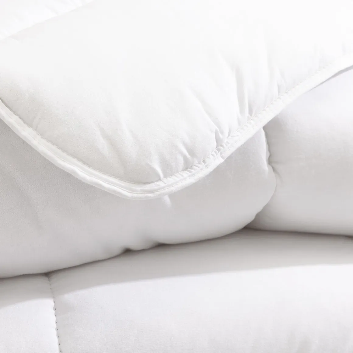 Pack couette hiver 550g et oreiller éco naturel moelleux 60x60