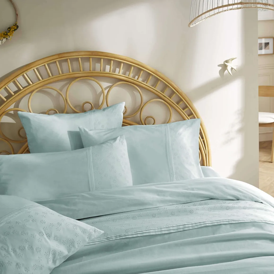 Parure de lit 100% coton broderie anglaise