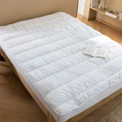 Surmatelas moelleux anti-acariens Terre de Nuit